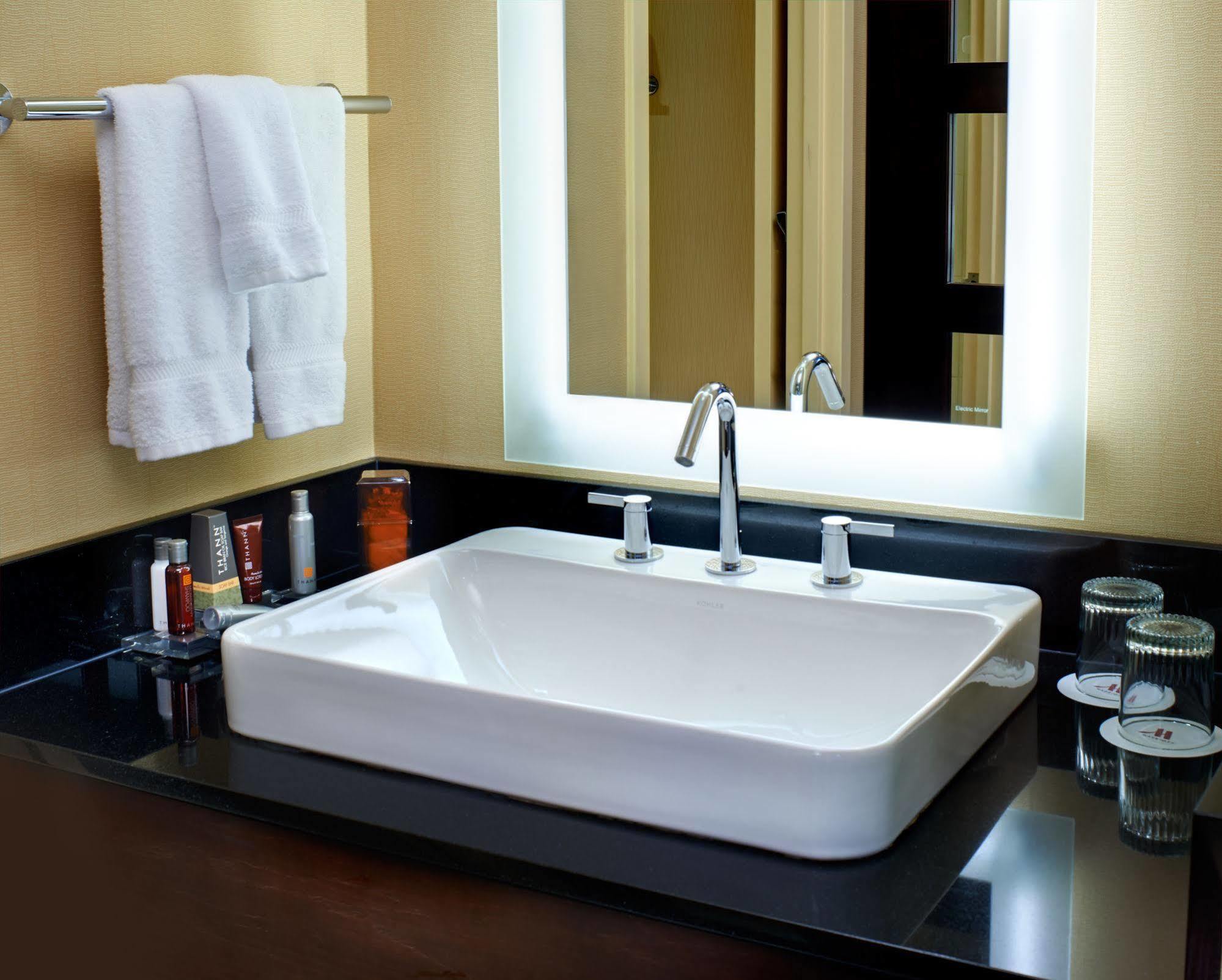 Detroit Marriott Troy Hotell Exteriör bild